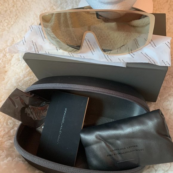 Kim Kardashian West Gemini Shield Sunglasses GOLD - Picture 3 of 11